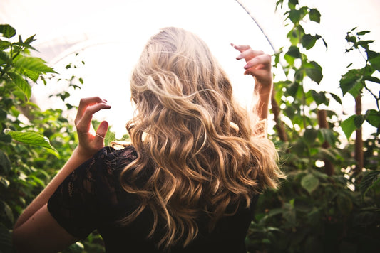 Illuminate Your Look: The Art of Hair Bleaches & Lighteners in Lynnwood